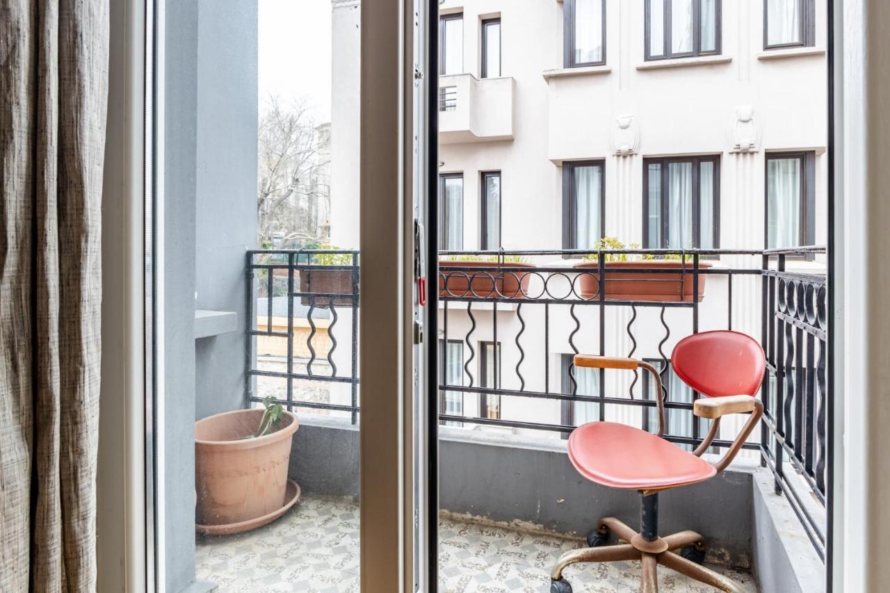 Appartamento Flat With Balcony And Bosphorus View In Beyoglu Provincia di Provincia di Istanbul Esterno foto