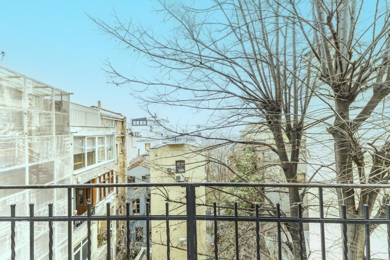 Appartamento Flat With Balcony And Bosphorus View In Beyoglu Provincia di Provincia di Istanbul Esterno foto