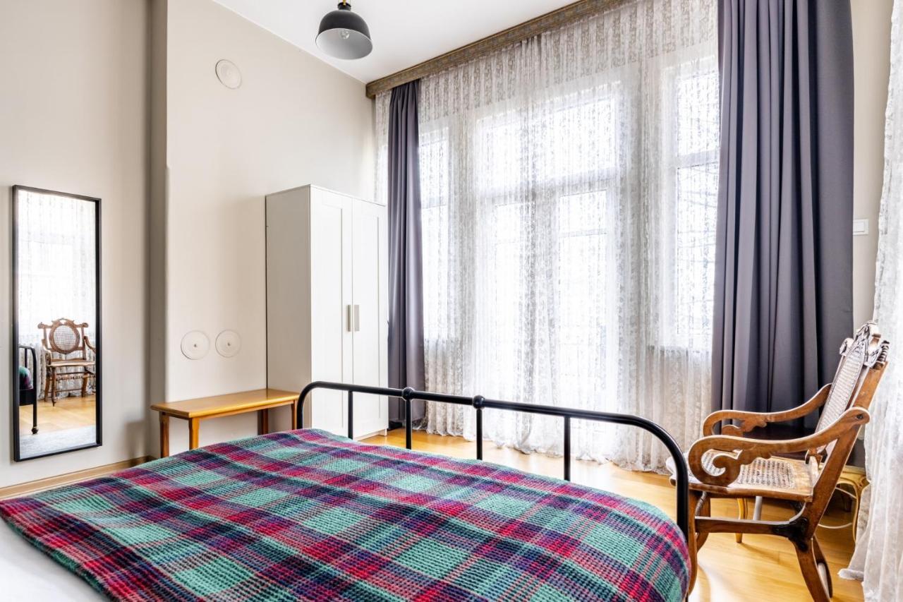 Appartamento Flat With Balcony And Bosphorus View In Beyoglu Provincia di Provincia di Istanbul Esterno foto