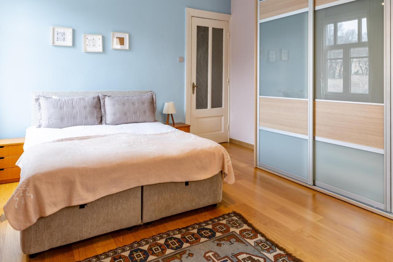 Appartamento Flat With Balcony And Bosphorus View In Beyoglu Provincia di Provincia di Istanbul Esterno foto